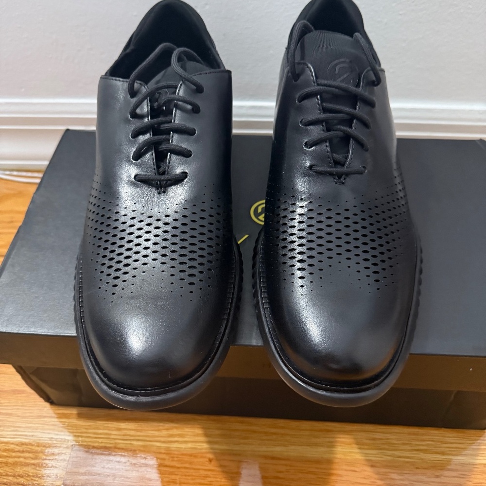 Men's Black Perforated Leather Dress Shoes